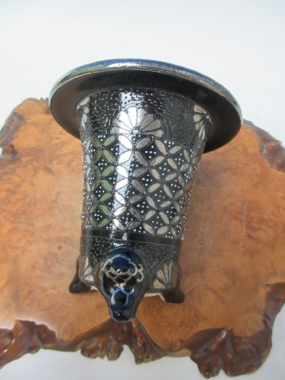 画像3: Ｈ-3　京楽焼　新品　「華作 プラチナ太鼓加茂黒 七宝菊模様」　万年青鉢　3.3号