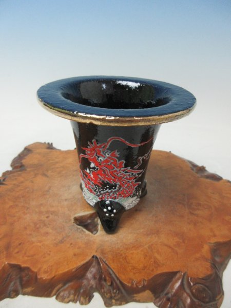 画像1: Ｈ-20　京楽焼　新品　「愛楽園製　龍(赤)」　万年青鉢　3.3号 (1)