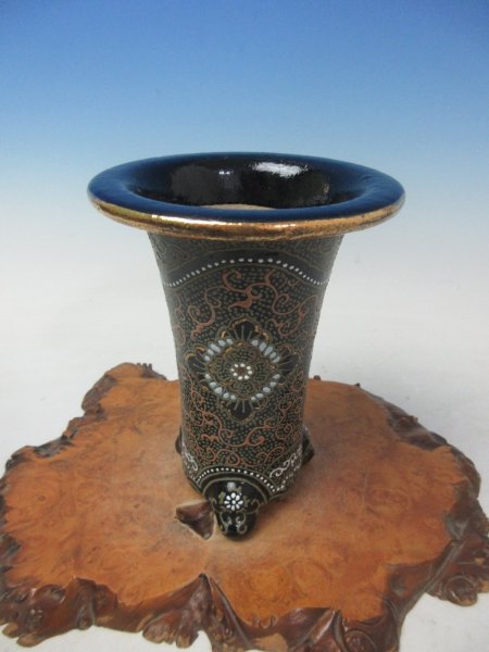 画像1: Ｈ-45　京楽焼　新品　「愛楽園製 唐草古代模様」　春蘭鉢　3.5号 (1)