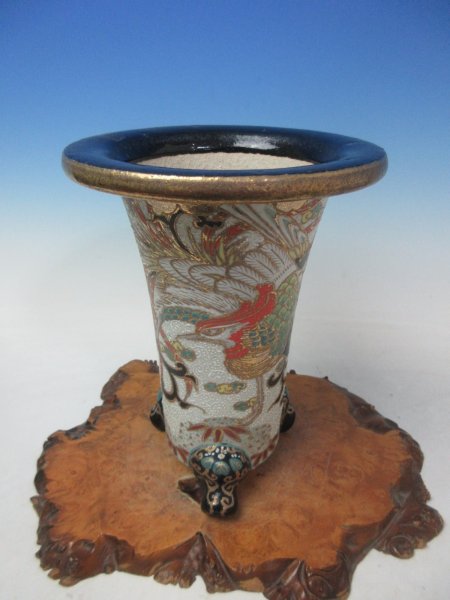 画像1: Ｈ-53　京楽焼　中古　「布施覚氏作 加茂黒鳳凰」　美術鉢　4.5号 (1)